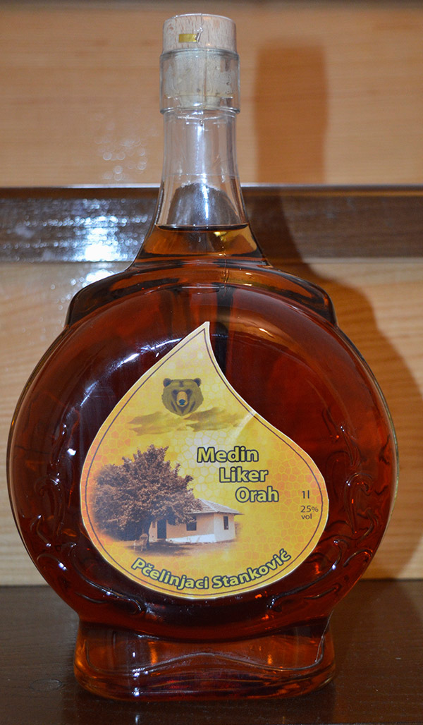 medina liker orah 0.5l - Medovača sa zelenim orasima